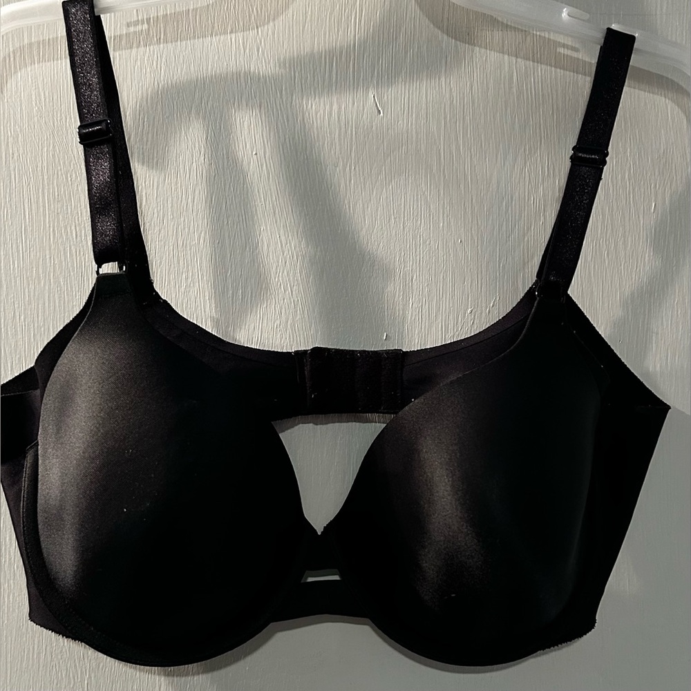 Warner's lightly used Black underwire Bra Size 38 C